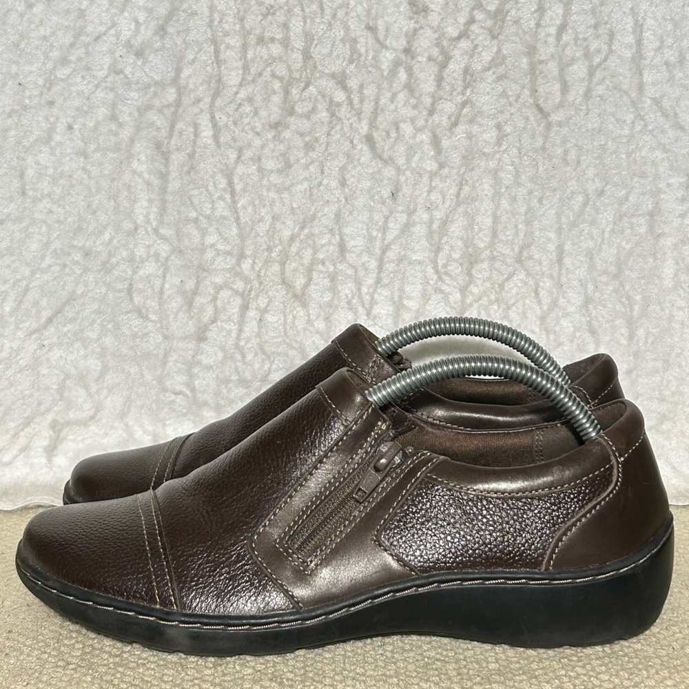 Clarks Womens Brown Leather Cora Giny Slip On Casual Float Loafer Shoes SZ 7.5M - Picture 2 of 12